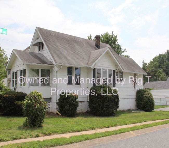 Building Photo - Family Home in Wilmington