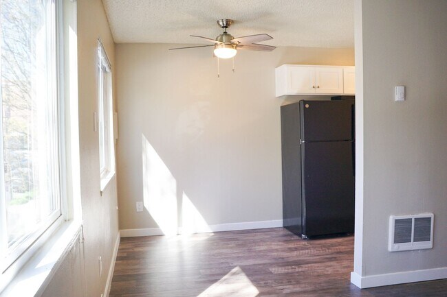 Photo - Close in SE Trendy Buckman - Updated 1st Floor 1 Bedroom! Unit 1503