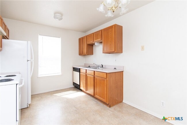 Photo - 2014 Cedarhill Dr Unit A