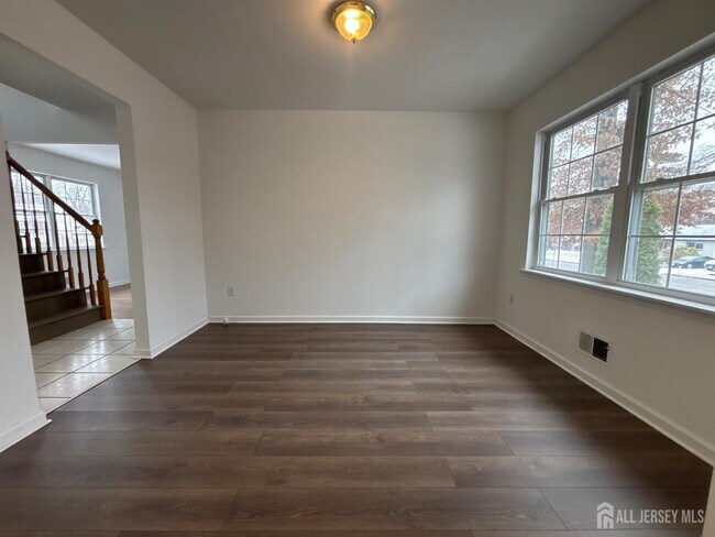 Photo - 921 Walnut St