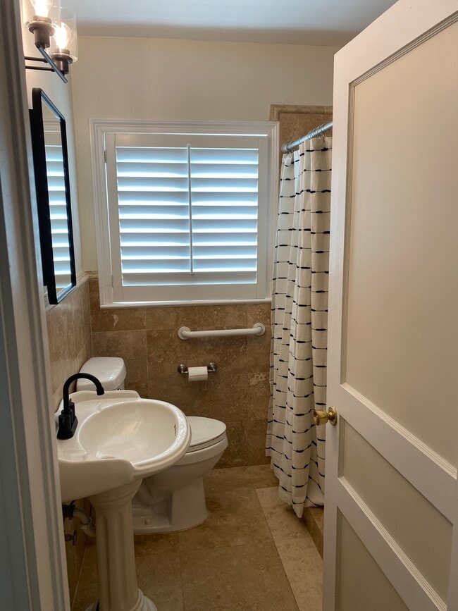 Photo - 1207 Dewitt St