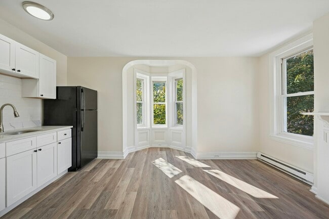 Photo - 109 W Queen Ln Unit 111 - 3R