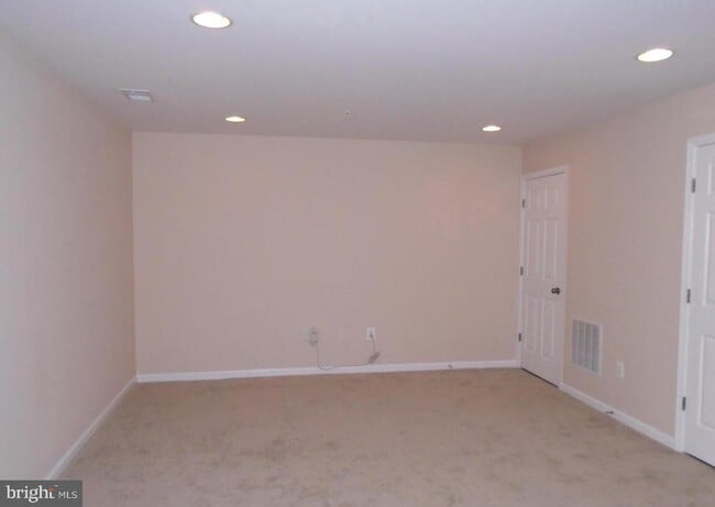 Photo - 7886 River Rock Way