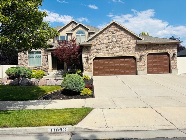 Building Photo - 11093 Alta Crest Dr