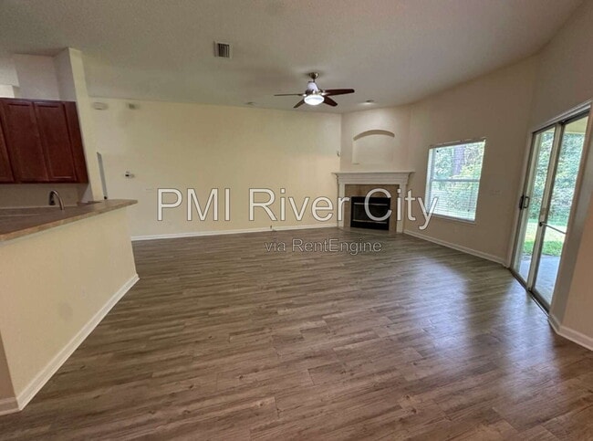 Photo - 533 Alice Cove Ct