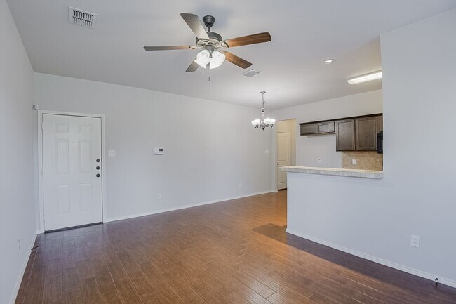 Photo - Beautiful 3 Bedroom, 2.5 Bath duplex locat...