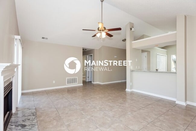 Photo - 3 Bedroom Pet-Friendly Home in Charlotte, NC with Main Street Renewal