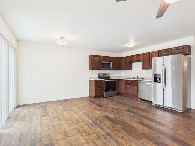 140 SECOND AVE E Unit 4