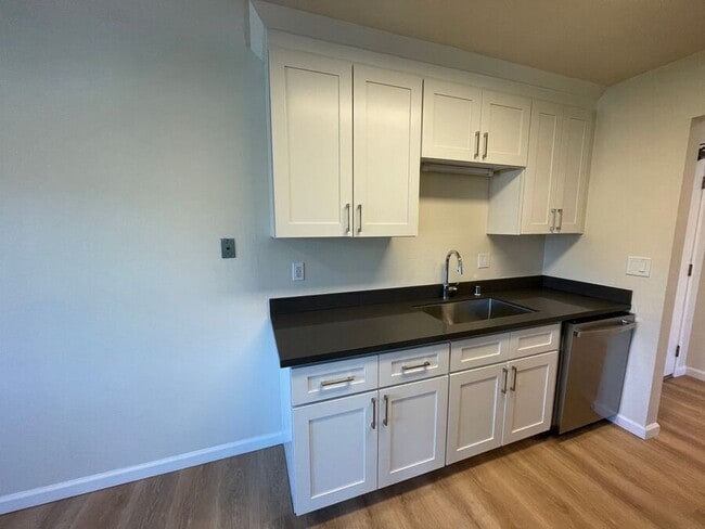 Photo - 410 Evelyn Ave Unidad 104