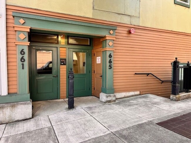Photo - 9996 - Procurement Properties Unit 661 Virginia Ave, Apt. #1