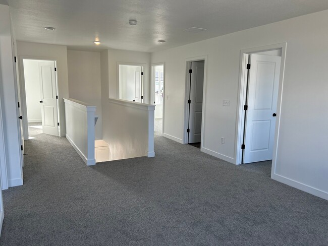 Photo - 708 N Plainsman Dr