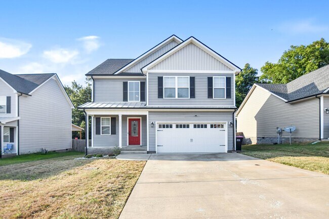 Pet Friendly Three Bedroom! - Pet Friendly Three Bedroom! House
