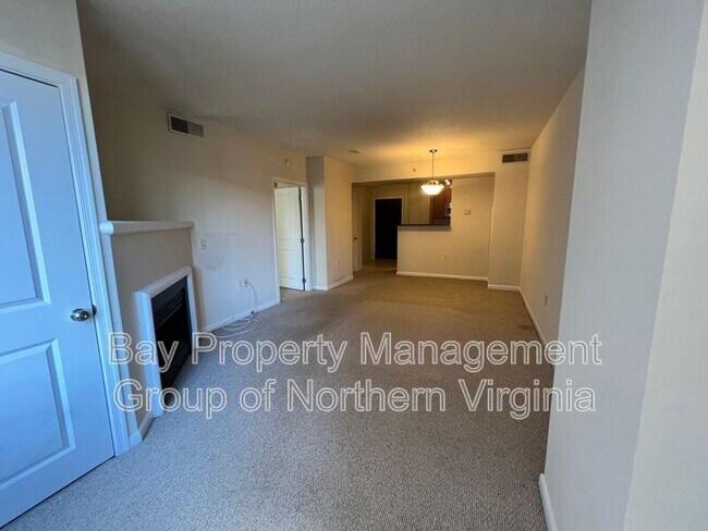 Photo - 851 N Glebe Rd Unidad N.