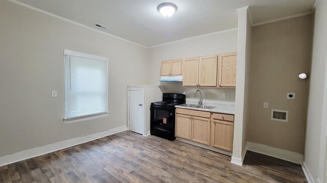 1230 Tank Ct