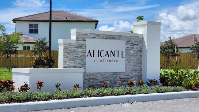 Building Photo - 2965 SE 23rd Ave