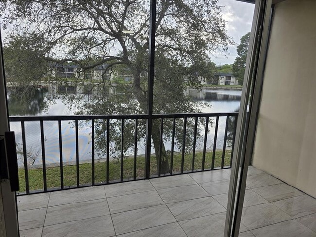 Photo - 7910 Colony Cir N Unidad # 208