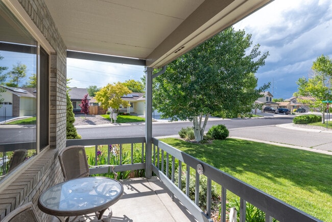 front porch - 2338 Moorgate Dr