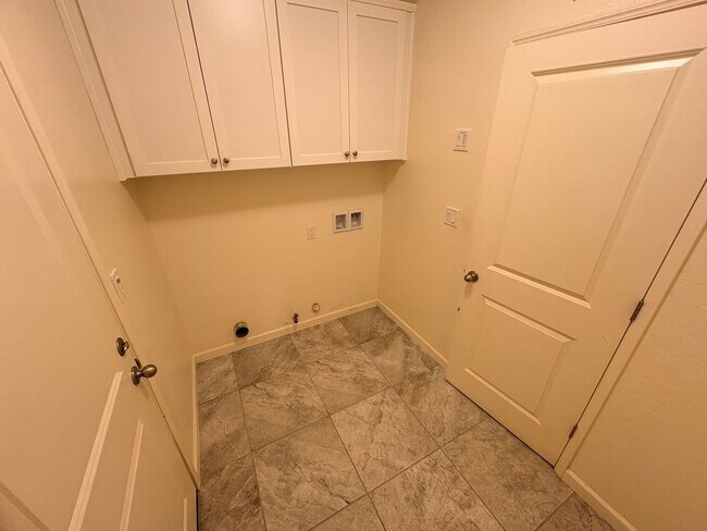 Photo - Lovely 3 bedroom home for rent in Hanford CA