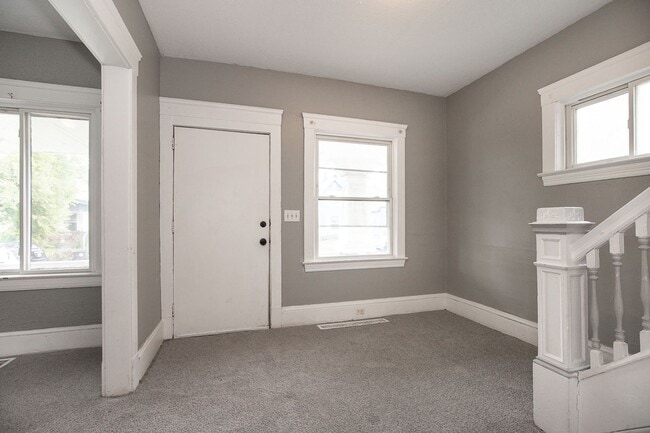 Photo - 4 BED 1 BATH SINGLE FAMILY HOME IN CLEVELAND!