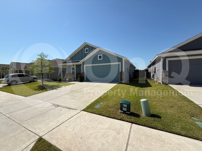 Photo - 403 Ashbrook Wy