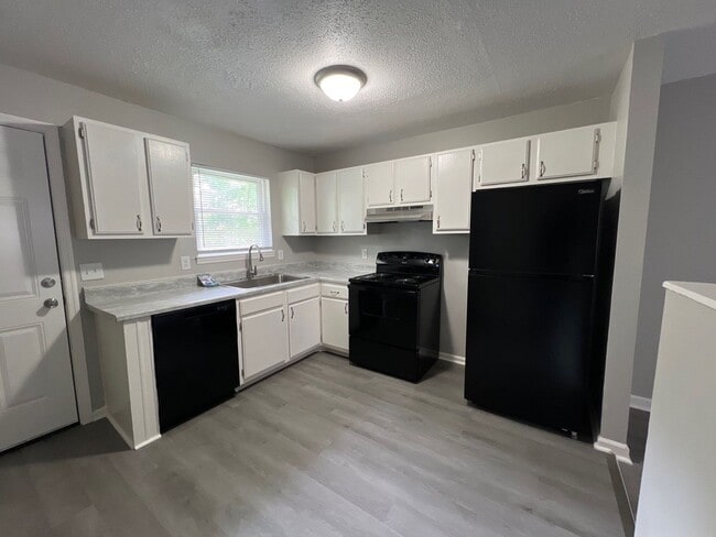 Building Photo - 2 bedroom, 1 bath Duplex in Gallatin Rental