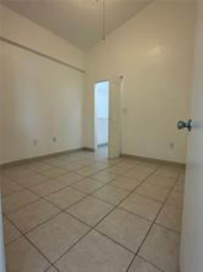 Photo - 2803 N Oakland Forest Dr Unit 304