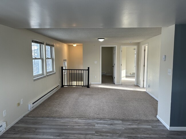 Photo - Enjoy an open floor plan in a prime locati... Unidad 2