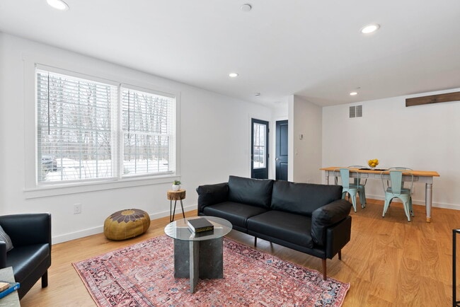 Building Photo - 179 Butternut St Unit 7