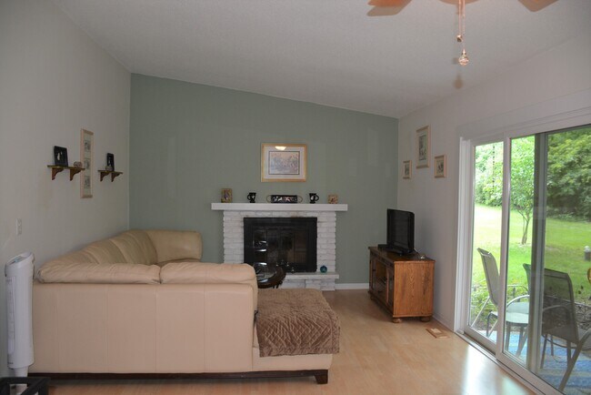 Photo - 5580 Shorewood Ln