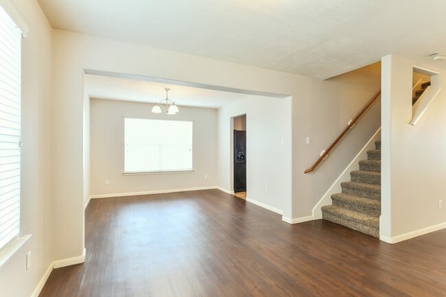 Photo - 25222 Barmby Dr