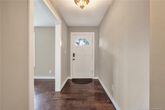 Photo - 604 Roundtree Dr