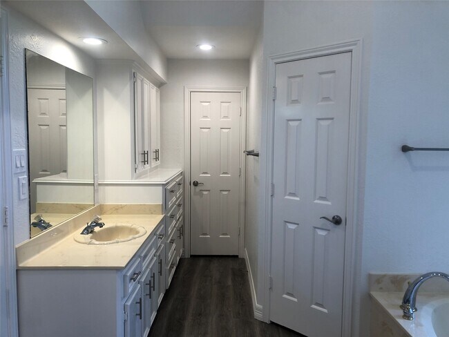 Photo - 135 Lakeside Dr