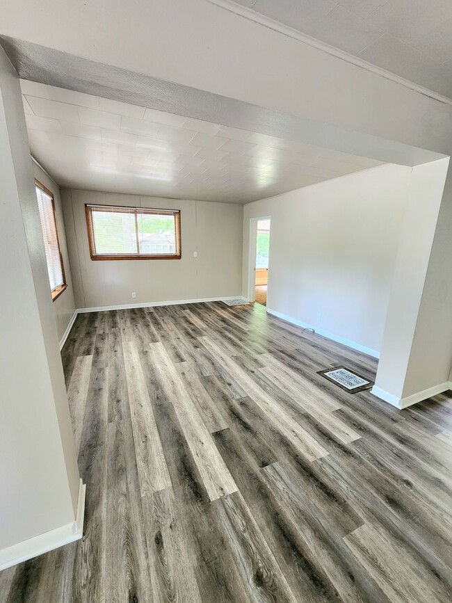 Photo - Birch St Duplex Unit Lower