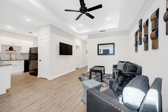 Photo - 10317 Lake Rd