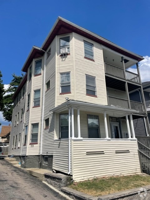 Building Photo - 7 Wyman St Rental