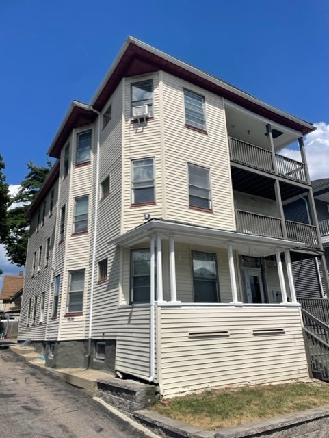 Building Photo - 7 Wyman St Rental