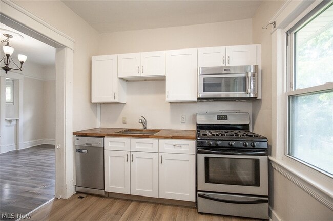 Photo - 1545 Coutant Ave