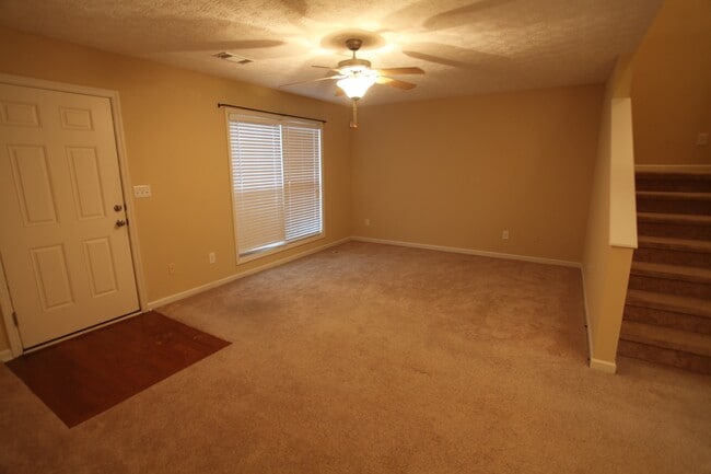 2123 Cobblestone Dr