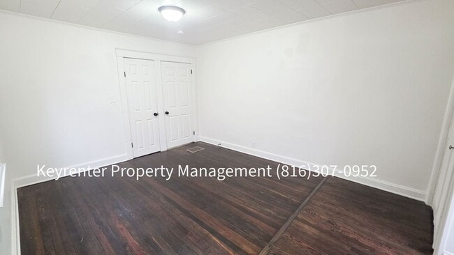 Photo - 1512 W College St