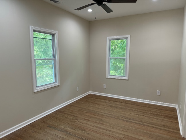 Photo - 6366 Park St