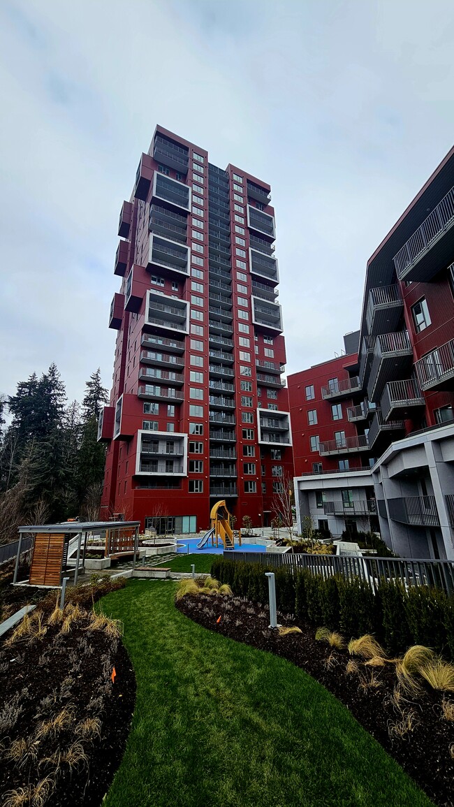 Photo - 3338 Sawmill Cres