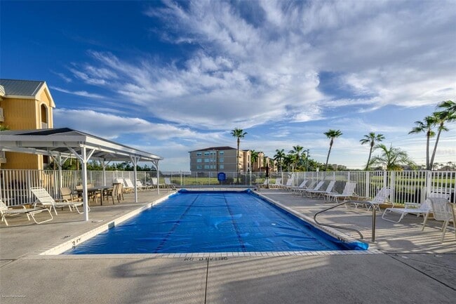 Photo - 101 N Marion Ct Unidad 133