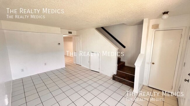 Photo - 122 Lori Anne Ln