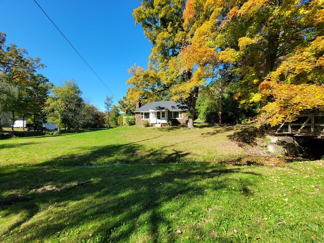 Photo - 2450 Foxon Rd