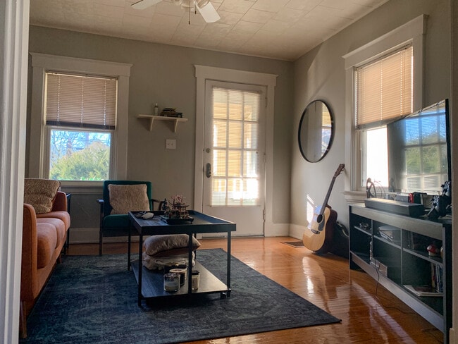 4618 Carter Ave Unit 1