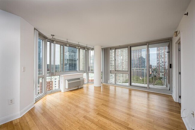 Photo - 20 2nd St Unidad 1602