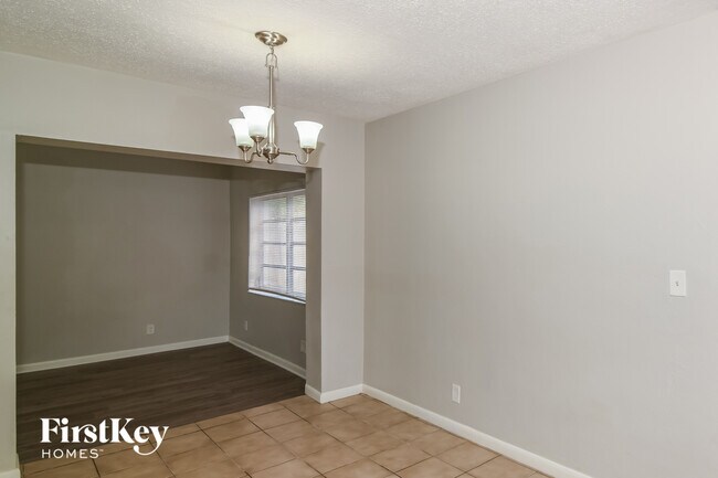 Photo - 161 NE 20th St