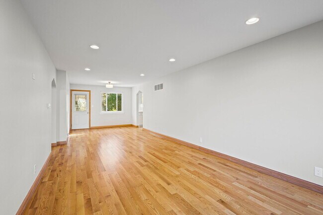 Photo - 1307 Highridge Pkwy