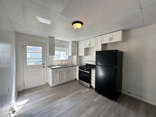 Building Photo - 1721 S Canal St Unit 1