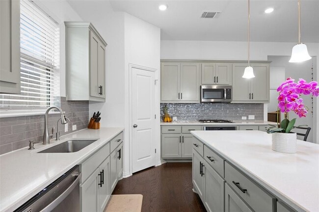 Photo - 303 Eagle Ford Dr